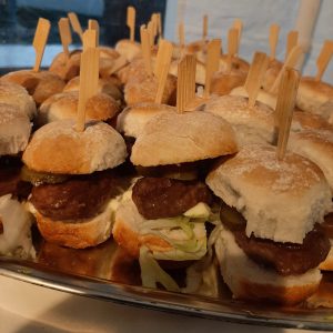 Warme-snack-broodjes-Top-Catering-Purmerend